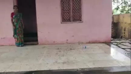 हिंगोली: सवड येथील जिल्हा परिषद शाळेत दारुड्यांचा धुमाकूळ; विद्यार्थ्यांचे आरोग्य धोक्यात उपाययोजना करण्याची मागणी