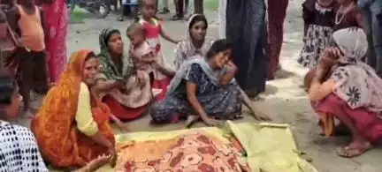 ইটাহার: দিল্লি থেকে মাসির বাড়িতে ঘুরতে এসে ইটাহারের গুলন্দর পূর্বপাড়া এলাকায় সুই নদীর জলে ডুবে মৃত্যু কিশোরের, নিখোঁজ আরও 1