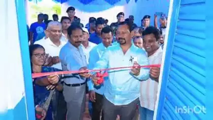 चाईबासा: कमारहातु में मंत्री दीपक बिरुवा ने सिलाई सेंटर का उद्घाटन किया
