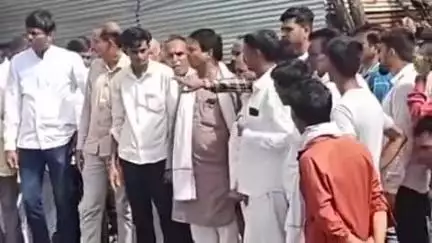 बुलढाणा: शेलगाव देशमुख येथे ढगफुटी सदृश्य पावसाने झालेल्या नुकसानीचे आमदार सिद्धार्थ खरात यांनी केली पाहणी