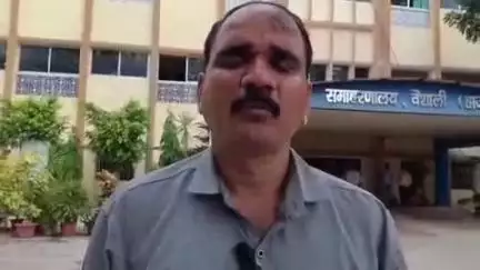 हाजीपुर: हाजीपुर के पूर्व आर्मी के जवान की जमीन हड़पने को लेकर डीएम एसपी से पूर्व जवान ने किया शिकायत