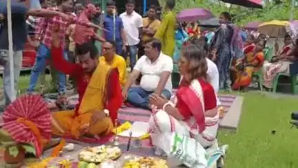 বসিরহাট ১: বসিরহাটে দুর্গাপুজোর খুঁটি পুজো সারলেন বসিরহাট দক্ষিণের বিধায়ক, থিম হানাবাড়ি