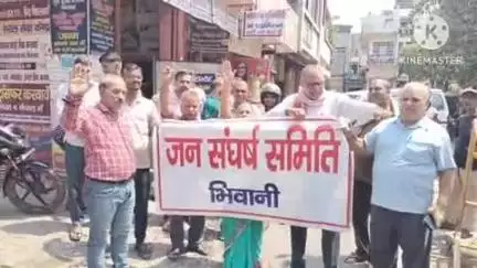 भिवानी: भिवानी में जलन हॉस्पिटल के पास सीवर व्यवस्था ठप होने पर रहवासियों ने किया प्रदर्शन #jansmasya