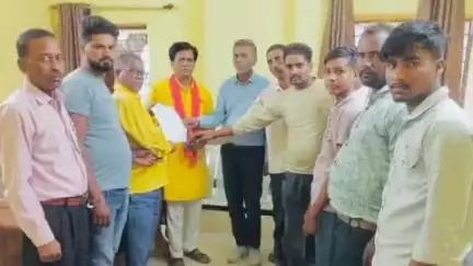 जबेरा: ग्राम पंचायत राम सलैया में निर्माण कार्यों की जांच के लिए जनपद सीईओ को ज्ञापन सौंपा, कार्यवाही की मांग