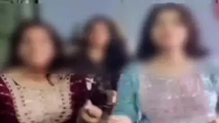 कोल: टीकाराम कन्या महाविद्यालय में 3 शिक्षिकाओं ने कॉलेज परिसर में बनाई रील, प्रिंसिपल ने कुलपति को लिखा पत्र
