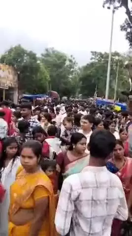 हज़ारीबाग: सिलवार में हजारीबाग विधायक द्वारा भगवान जगन्नाथ धाम मंदिर में महाभोग (खिचड़ी) का वितरण