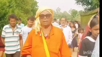 পুরুলিয়া ১: চাকলতোড় গ্রামের ১ফল বিক্রেতা তার জমানোর বিমার মিচুরিটির টাকায় শুরু করা রথযাত্রার ৪ বছর ফুর্তিতে হাজার হাজার মানুষের ভিড়