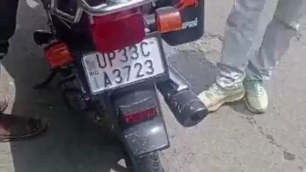 महाराजगंज: मऊ के पास साइकिल सवार अंधे व्यक्ति को बाइक सवार ने मारी टक्कर, हुई दर्दनाक मौत