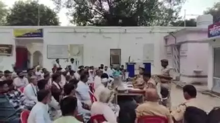 रसूलाबाद: रसूलाबाद कोतवाली परिसर में सीओ व एसडीएम की अध्यक्षता में पीस कमेटी की बैठक का आयोजन, दिए गए आवश्यक दिशा निर्देश