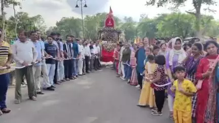 चिड़ावा: भगवान जगन्नाथ ने नगर भ्रमण किया, बिट्स गेट से शुरू हुई 2 किमी लंबी यात्रा में रथ खींचने के लिए भक्तों में लगी होड़