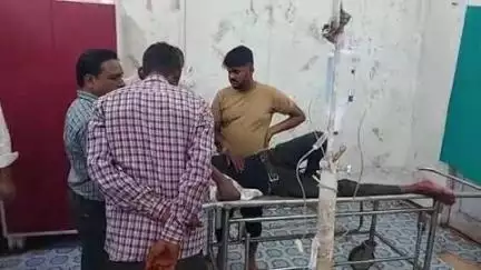 डिंडौरी: बड़झर गांव के पास तेज रफ्तार पिकअप ने मोटरसाइकिल को मारी टक्कर, दो युवक घायल, एक जबलपुर रवाना