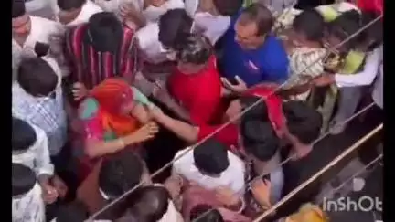 बड़गांव: उदयपुर रथयात्रा के दौरान मंगलसूत्र चोरी का मामला, महिला को भीड़ ने पकड़ा, वीडियो हुआ वायरल