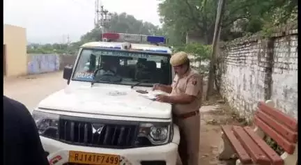 आबू रोड: आबूरोड के खड़ात मातादेवी में एक युवक ने बाड़े में पेड़ पर फांसी का फंदा लगाकर की आत्महत्या, मौके पर पहुंची सदर पुलिस