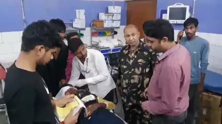 कुटुंबा: रिसियप के सड़सी के समीप साइकिल सवार को बचाने में बाइक पलटी, तीन युवक घायल, पार्क घूमकर लौटते समय घटी घटना