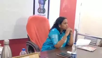 బిచ్కుంద: గృహ నిర్మాణాలకు కాకుండా ఇతరులకు ఇసుక తరలిస్తే చట్టరీత్యా చర్యలు: బాన్సువాడ సబ్‌ కలెక్టర్‌ కిరణ్మయి