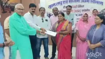 होशंगाबाद नगर: कलेक्ट्रेट कार्यालय में विधायक ने जिला स्तरीय रोजगार कॉन्क्लेव कार्यक्रम में बांटे पत्र