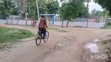 हसनपुर: हसनपुर में पार्क और बैडमिंटन कोर्ट में ताला, बच्चे व स्थानीय लोग वंचित