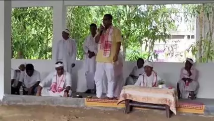 চাবুৱা: ২০০ বছৰ গৰকা ৰহমৰীয়াৰ নতুনকৈ নিৰ্মাণ কৰা গডপাৰা সত্ৰৰ শুভ উদ্বোধন কৰে বিধায়ক বিনোদ হাজৰিকাই