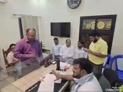 मधुपुर: जल संसाधन विभाग की योजनाओं को गति देने के लिए मंत्री हफिजुल हसन ने की महत्वपूर्ण समीक्षा बैठक