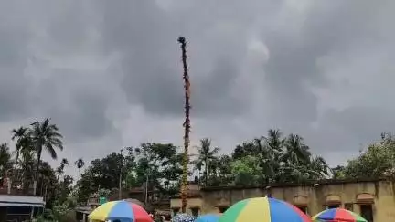 হাবড়া ২: অশোকনগর পৌরসভার দশ নম্বর ওয়ার্ডে শুভ রথযাত্রার দিনে দুর্গা পুজোর খুঁটি পুজোর মধ্য দিয়ে শুভ সূচনা
