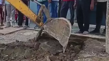 बसवा: सड़क चौड़ीकरण के लिए नगरपालिका ने आगरा फाटक से सांकेत धाम तक के अतिक्रमण हटाए, 11 मकान मालिकों को भेजे नोटिस