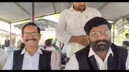गोंडा: गोण्डा में शासन के अनुमोदन पर न्यायालय ने अधिवक्ताओं पर दर्ज मुकदमा वापस लिया, अधिवक्ताओं में खुशी की लहर