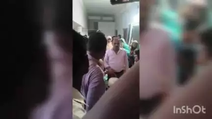 হরিশ্চন্দ্রপুর ২: উড়িষ্যায় পুলিশ দ্বারা আটক হওয়া তালগাছি এলাকার শ্রমিকদের পরিবারের সাথে দেখা করলেন ব্লক বিডিও