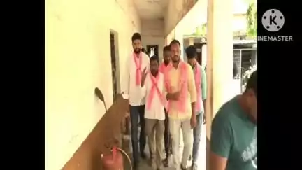 మంచిర్యాల: ఎస్సీ హాస్టల్ ను సందర్శించిన బిఆర్ఎస్వి నాయకులు
