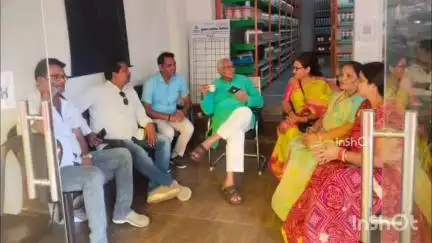 होशंगाबाद नगर: नर्मदापुरम विधायक ने भाजपा महिला मोर्चा जिला अध्यक्ष के नर्मदा स्थित निवास पर की मुलाकात और चर्चा