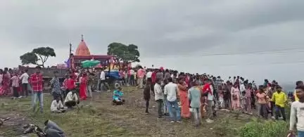 हज़ारीबाग: पोना पर्वत जगन्नाथ धाम मेला में सांसद मनीष जायसवाल शामिल हुए, विकास का आश्वासन दिया