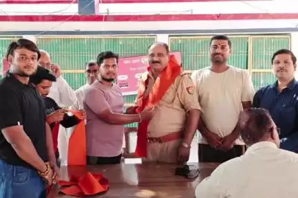 सहावर: राष्ट्रीय बजरंग दल और व्यापार मंडल ने थाना प्रभारी दिनेश सिंह का किया स्वागत