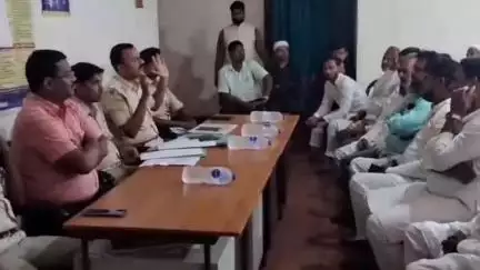 सतबरवा: सतबरवा थाना में शुक्रवार को शांति समिति की बैठक आयोजित की गई