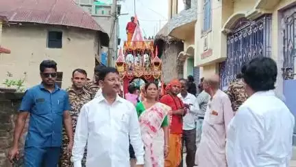 নানুর: নানুর ও কীর্ণাহারে মাধপুর গ্ৰামে সম্প্রতির রথযাত্রায় হাজির Z.P সভাধিপতি কাজল সেখ, বিধায়ক সহ অন্যান্যরা