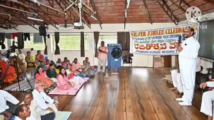 అనకాపల్లి మండలం కోడూరు గ్రామంలో ఉచిత ఆయుర్వేద, యోగ ఉచిత శిక్షణ ముగింపు కార్యక్రమాల పాల్గొన్న ఎమ్మెల్యే కొణతాల రామకృష్ణ