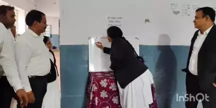 कुक्षी: न्यायालय कुक्षी में नशीली दवाओं के दुरुपयोग और अनैतिक तस्करी के खिलाफ हस्ताक्षर अभियान चलाया गया
