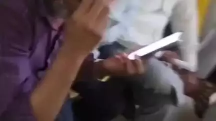 शिरोळ: स्मार्ट मीटरविरोधात मजरेवाडीतील ग्रामस्थांचा कुरुंदवाड महावितरण कार्यालयावर संतप्त मोर्चा #Jansamasya