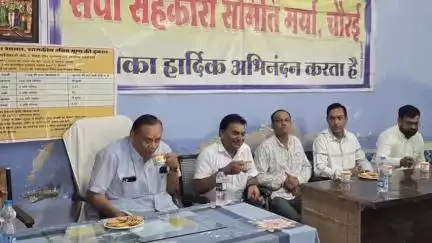 चौरई: सेवा सहकारी समिति चौरई में शुक्रवार को पात्र हितग्राहियों को 3 माह का राशन दिया गया