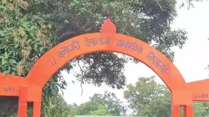 কদম: বগীনদীত বগীনদী আদৰ্শ উচ্চতৰ মাধ্যমিক বিদ্যালয়ৰ ভাৰপ্ৰাপ্ত অধ্যক্ষ অনিল গগৈৰ বিৰুদ্ধে দুৰ্নীতি অভিযোগ পৰিচালনা সমিতিৰ