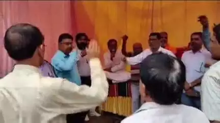 अनूपपुर: मांगों को लेकर कोयला मजदूर सभा के नारों से गूंजा महाप्रबंधक कार्यालय परिसर, क्रमिक अनशन जारी