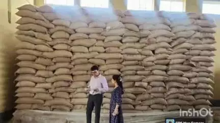 बांका: सीएमआर गोदाम बेलहर का अधिकारी ने किया भौतिक सत्यापन, दिए आवश्यक निर्देश