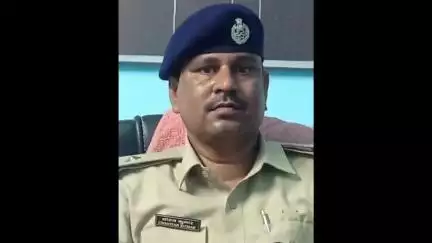 हुसैनगंज: हुसैनगंज के नए थानाध्यक्ष छोटन कुमार ने संभाला पदभार, ग्रामीणों ने दी बधाई