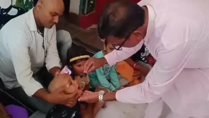 हज़ारीबाग: सरस्वती शिशु विद्या मंदिर, कुम्हारटोली में बच्चों को पिलाई गई सुवर्णप्राशन की पहली खुराक