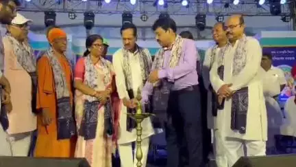 সাঁইথিয়া: সাঁইথিয়ার অভেদানন্দ মহাবিদ্যালয় মাঠে তিন দিনব্যাপী অনুষ্ঠিত হলো বাংলা মোদের গর্ব অনুষ্ঠান
