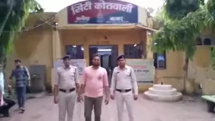 बलौदाबाज़ार: बलौदाबाजार में तोड़फोड़ एवं आगजनी की घटना में शामिल मुख्य आरोपी किशोर नवरंगे ने थाना सिटी कोतवाली पुलिस को जानकारी दी