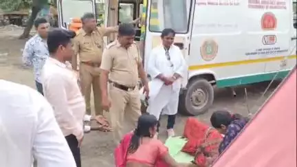 परभणी: आंदोलन मैदानात उपोषण करणाऱ्या महिलेची तब्येत खालावली ; पोलिसांनी रुग्णवाहिका बोलावून सुद्धा महिलेचा उपचारास नकार