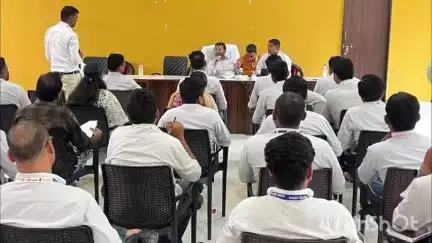 जळगाव जामोद: नगरपरिषद येथे आमदार डॉक्टर संजय कुटे यांची आढावा बैठक