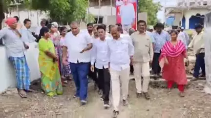 సంతనూతలపాడు: నాగులుప్పలపాడు మండలంలో లబ్ధిదారులకు సీఎంఆర్ఎఫ్ చెక్కులు అందజేసిన ఎమ్మెల్యే బి.ఎన్. విజయ్ కుమార్