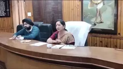 देहरादून: मसूरी में पालिका सभागार में बैठक हुई आयोजित, नगर पालिका अध्यक्ष मीरा सकलानी ने अव्यवस्थाओं को लेकर जताई नाराजगी
