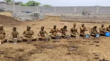 અંજાર: રાયમલ ધામ આશ્રમ ખાતે ગોબરસ્નાન સાથે કચ્છી નવા વર્ષ અને અષાઢી બીજની અનોખી ઉજવણી
