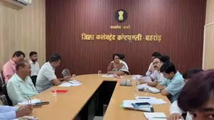 कोटपूतली बहरोड के जिला कलेक्टर ने जिला स्तरीय व उपखंड स्तरीय अधिकारियों की बैठक की